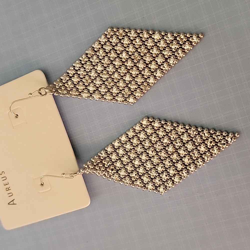 NEW/SILVER COLOR/EARRINGS